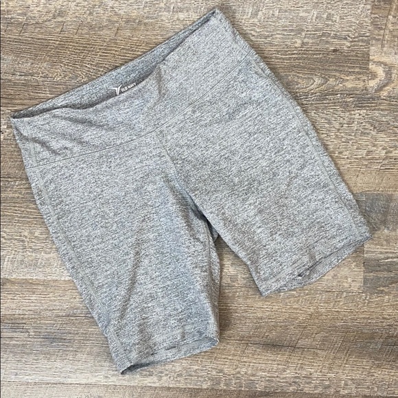 Old Navy Pants - NWOT Old Navy Active Go-Dry Grey Bicycle Shorts 8”